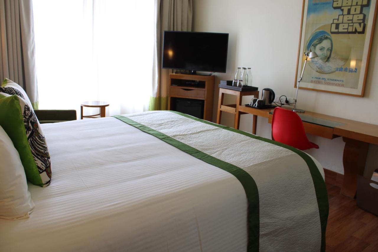 The Park Chennai Hotell Exteriör bild A room at the hotel