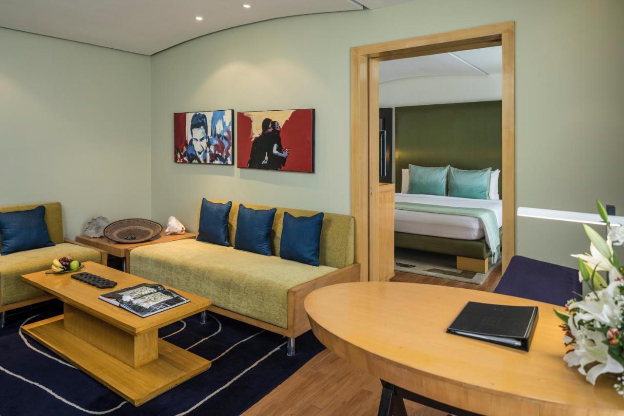 The Park Chennai Hotell Exteriör bild Suite
