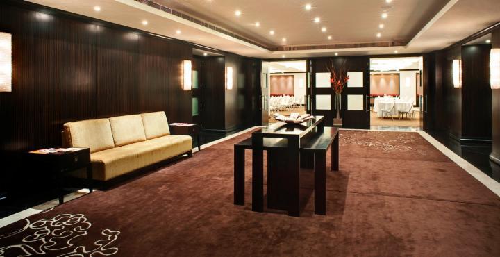 The Park Chennai Hotell Exteriör bild The lobby of the hotel