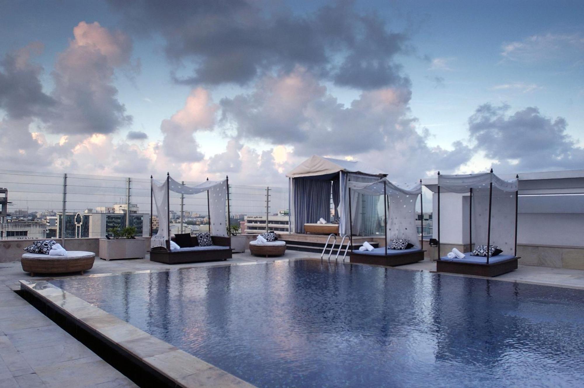 The Park Chennai Hotell Exteriör bild Rooftop pool at the hotel