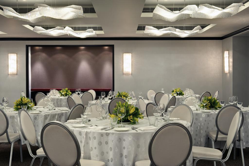 The Park Chennai Hotell Exteriör bild The ballroom at the Mandarin Oriental, London