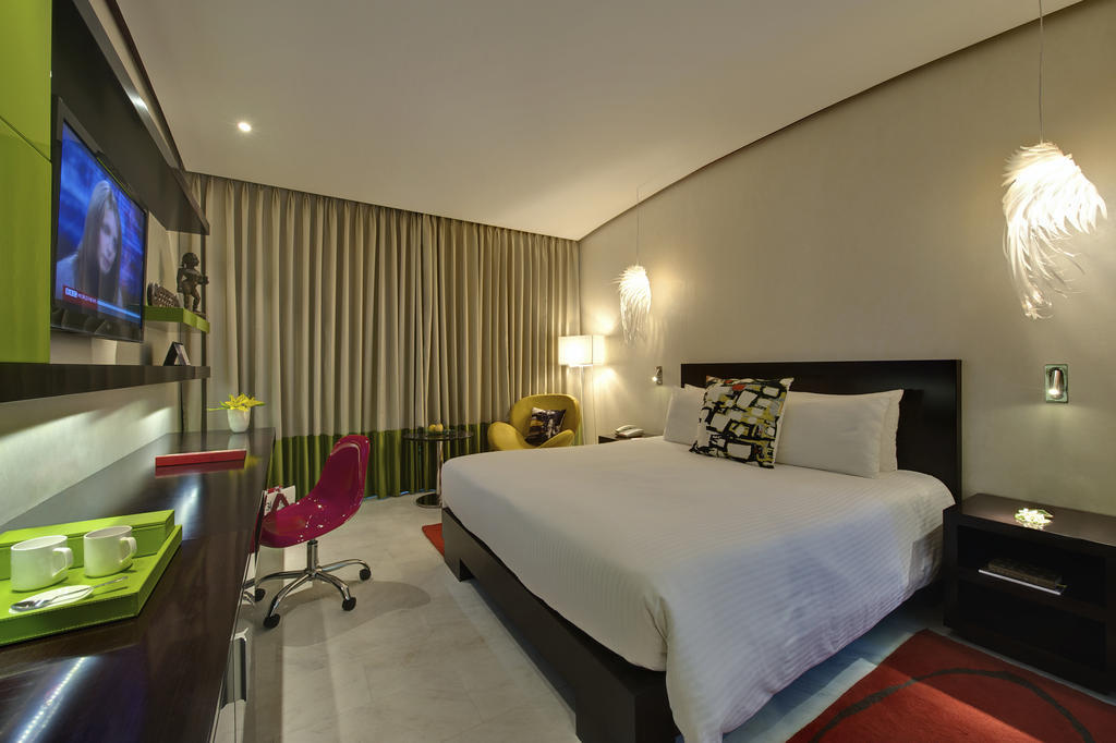 The Park Chennai Hotell Exteriör bild A room at the hotel